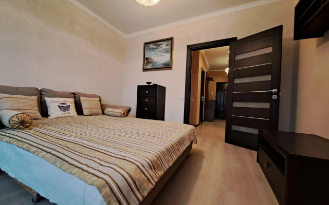 Квартира Двухкомнатная у Бассейна