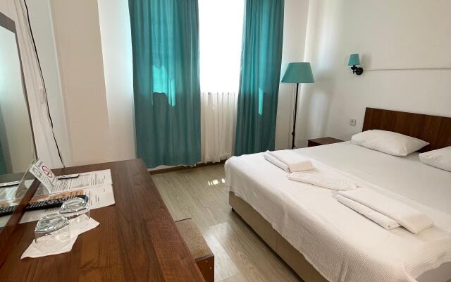 Lucette Guest House