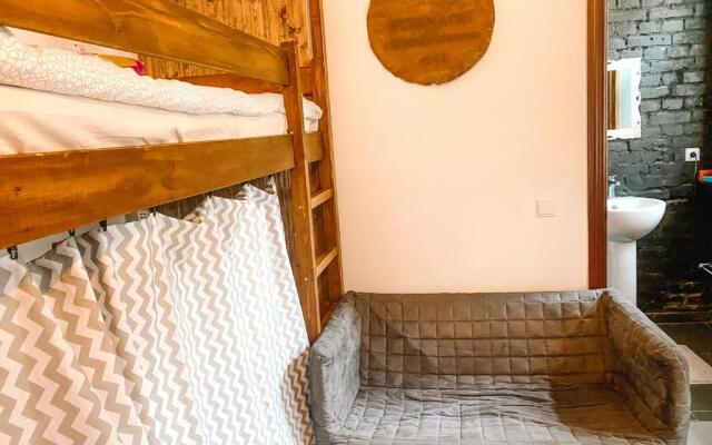 Tolstoy Art Hostel