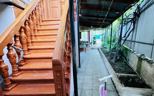 Private house Sukhumskoye Shosse 90 "pod Klyuch"