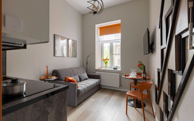 Dizaynerskaya studiya Orange Room u Nevskogo prospekta Flat