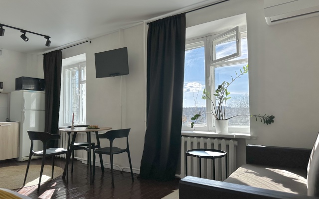 Na Dezhnyova Flat