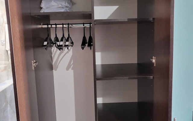 Maksilan Flat