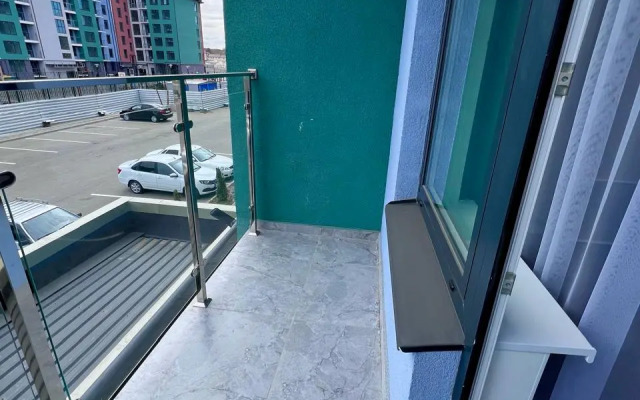 S dizajnerskim remontom v Inozemtsevo Apartments