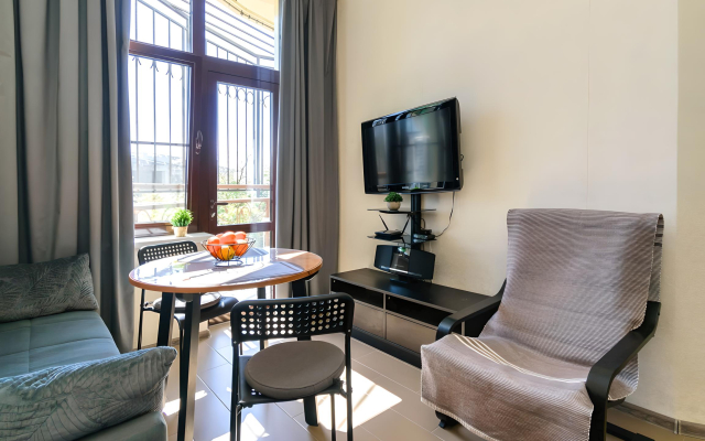 Green Sail Apartments