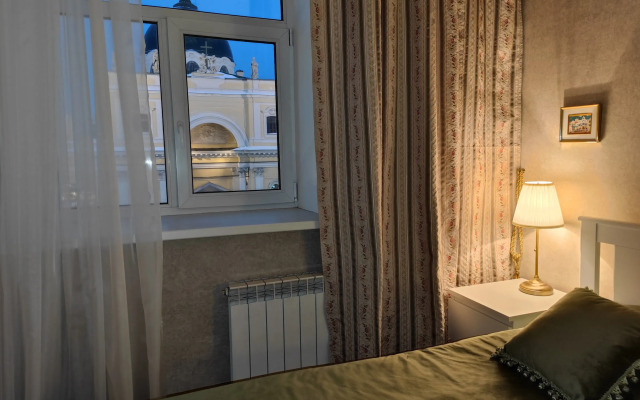 Апартаменты Камелот с шикарным видом на Невский проспект