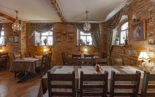 Отель Империал