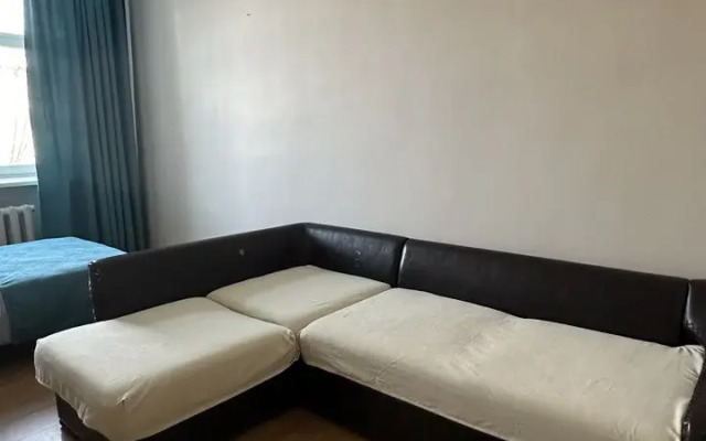 Dvukhkomnatnaya na Respublikanskoy Flat