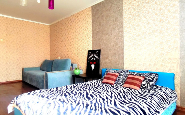 Den I Noch U Zebry Flat