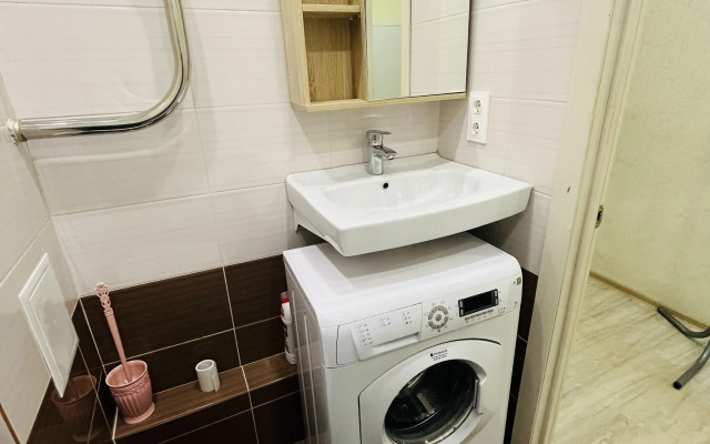 Na Verkhnyaya Naberezhnaya 161/13 Flat