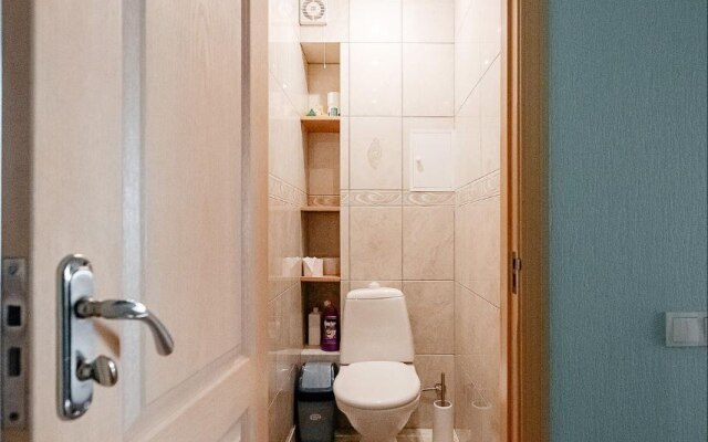 Ryadom s tsentrom i vokzalom na 9 gostei Flat