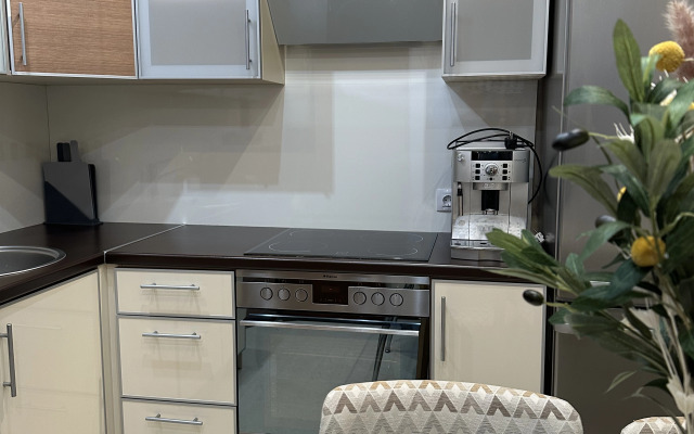 Квартира 2х комнатная у ТЦ Лотос плазы