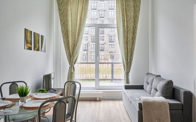 Na Novoserednevskom Prospekte 17/1 Apartments