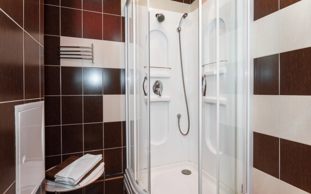 Квартира Гостевая Алеся на Малышева 4Б 2