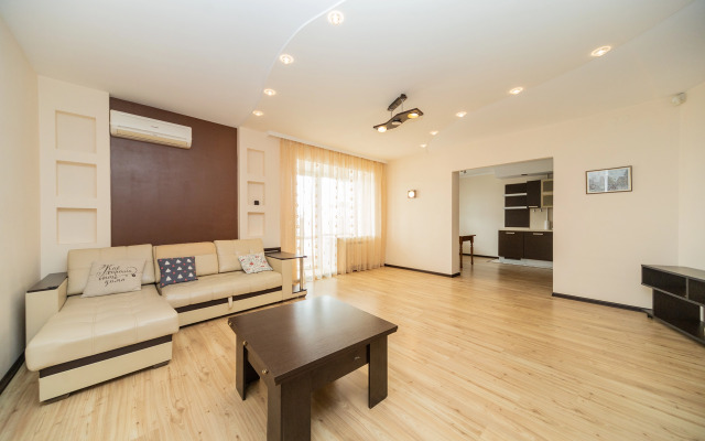 Квартира Большая Уютная Квартира в Центре Перми