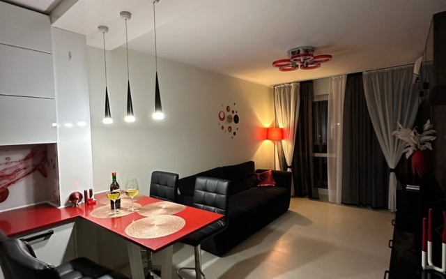 Stil'naya evro 3-h.kom.kvartira s dizajnerskim remontom v ZHK"Evropejskij" Flat