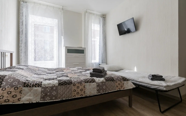 Studiya s balkonom Bombflat na Grivtsova Apartments