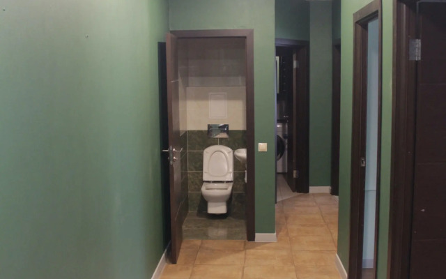2-kh komnatnaya ryadom s Globusom Flat