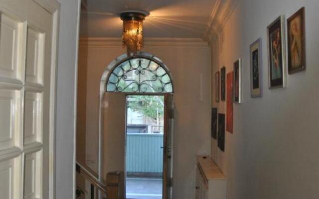 Aram Guest house