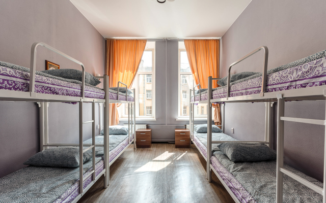 Dva Medvedya Hostel