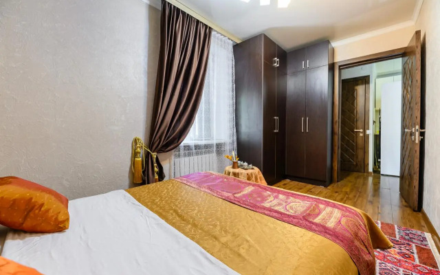 Uyutnaya Dvukhkomnatnaya Kvartira Flat