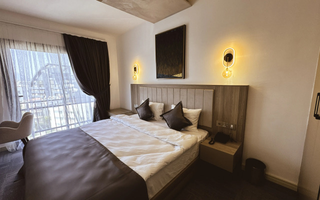 Dorana Art Hotel