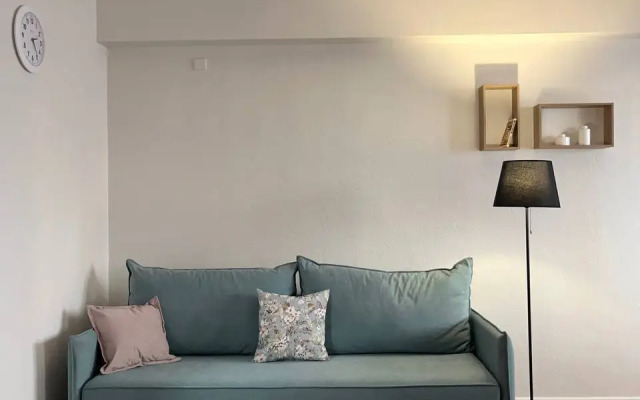 Na Ulitse Baykalskaya 107A/1 Flat