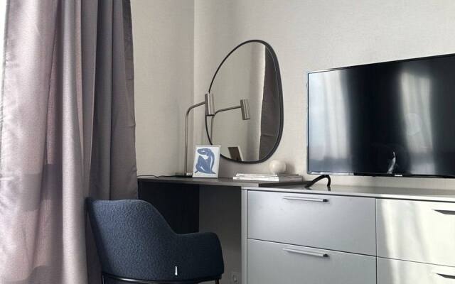 Uyutnaya studio Sea Pearl u zapovednika Losinyy Ostrov
