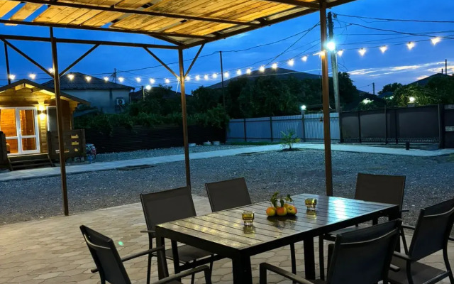 Guest house Mayak Village