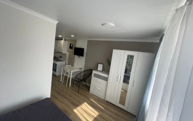 Avtorskie s sezonnym bassejnom  Apartments