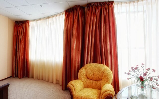 Parus Hotel