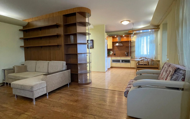 Апартаменты Просторные на Карла Маркса