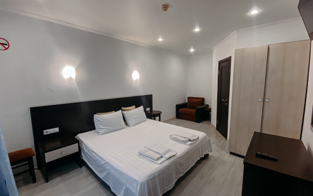 Karavella Hotel