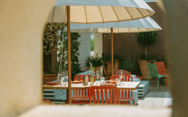 Liv & Co Suites & Villas Apartment Hotel