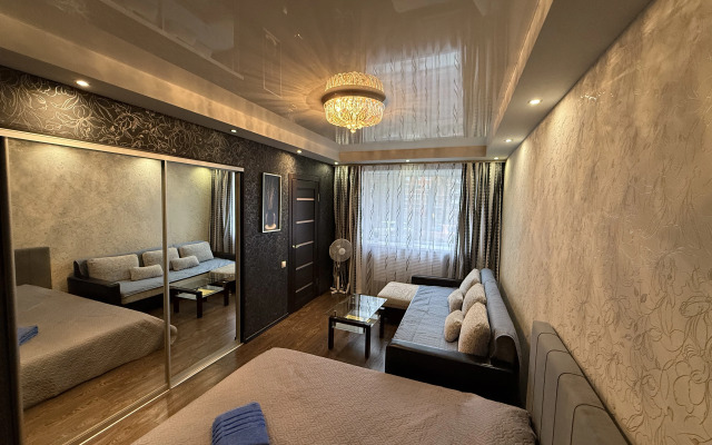 S sovremennym interyerom Flat