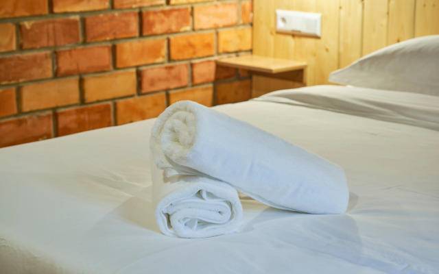 Pristine Hotel