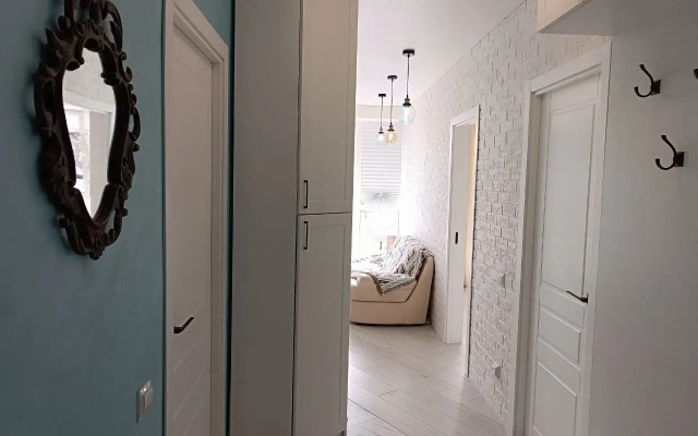 Vmestitelnaya Dvukhkomnatnaya S Vidom Na More Flat