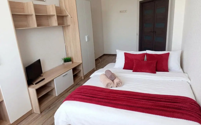 Квартира Уютная 1-к с балконом 5 мин до парка аттракционов.