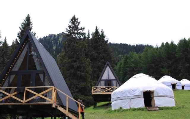Guest house Zhyluu Suu