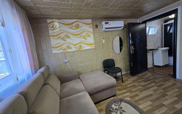 Private house Dom S Basseynom U Morya