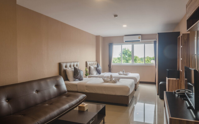 Отель Life Grand Chiang Mai