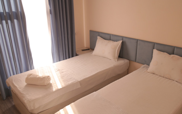 Ideal Best Tour Hotel