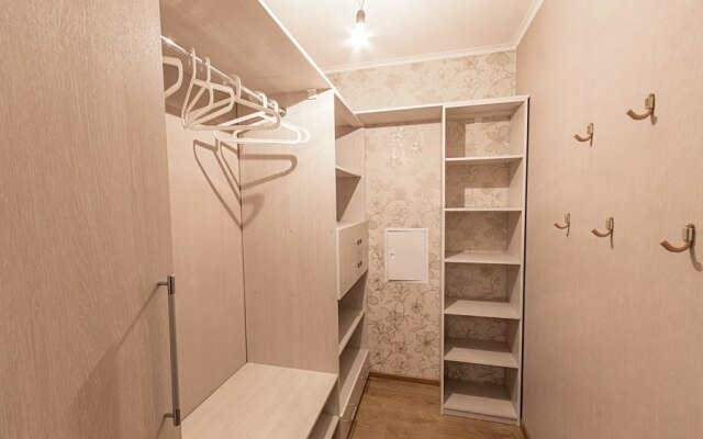 Bolshaya Bulvarnaya 10/21  Apartments