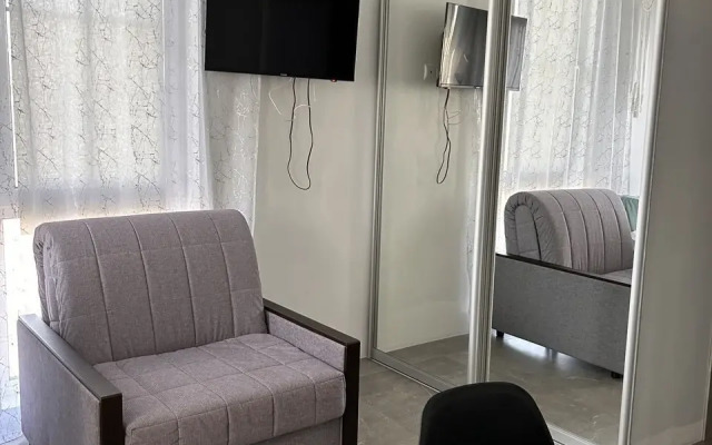 Studiya Bakinskaya 26-14 Flat