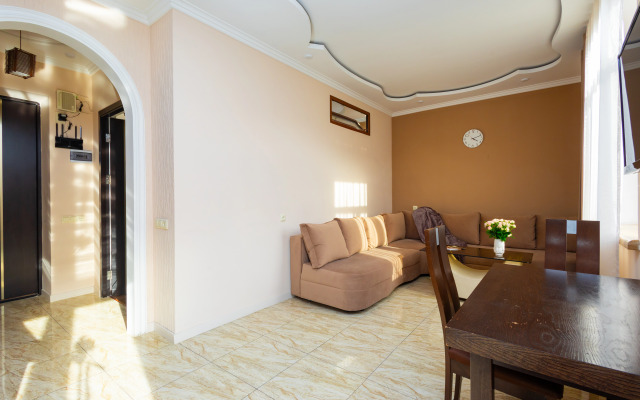 2-K, Ulitsa Amiryana, Am104 Flat