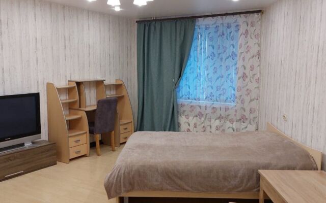 2-komnatnaya v tsentpe Kirovskogo r-na Flat