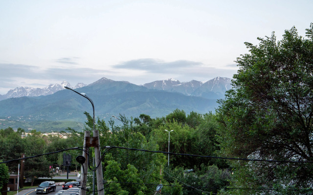 Апартаменты Трехкомнатные стильные возле Меги