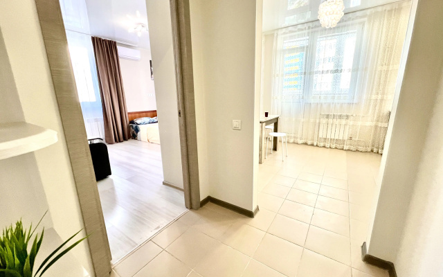 Uutnye Apartamenty v ZK Raduznyj Luks (ul. Solnecnaa 18)