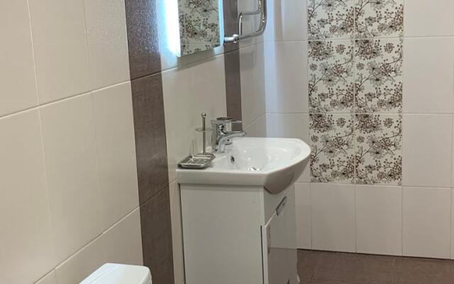 Uyutny taunkhaus 100 m2 Guest house