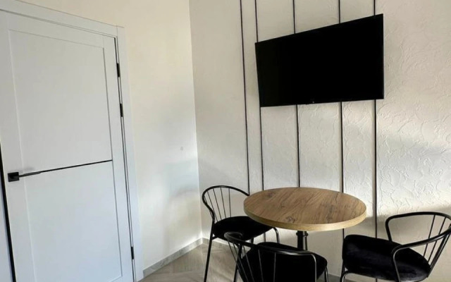 2-Kh Komnatnaya Na 2-M Etazhe V Gostevom Dome Flat